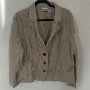 CHICOS silk blend light weight jacket taupe. Crinkle fabric for texture. Size 3